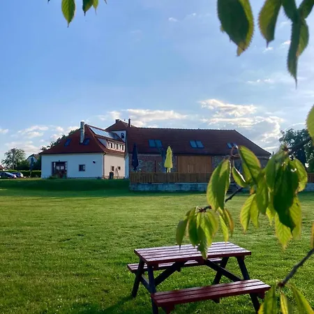 A Restaurace Myslivna Kolence - Trebonsko Guest house