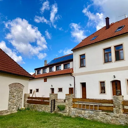 A Restaurace Myslivna Kolence - Trebonsko 3*