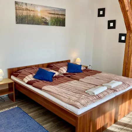Guest house A Restaurace Myslivna Kolence - Trebonsko 3*